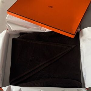 Hermes Rayes H Losange (100%cashmere)